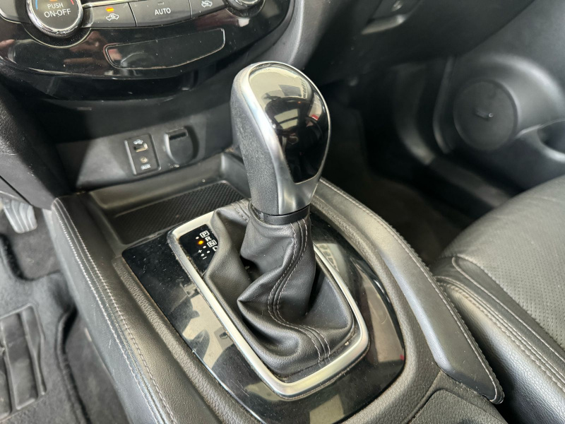 Nissan X-Trail  5 pts. Exclusive, CVT, piel, CD, QC, GPS, 5 pas., RA-18 (cambio de línea) 2018